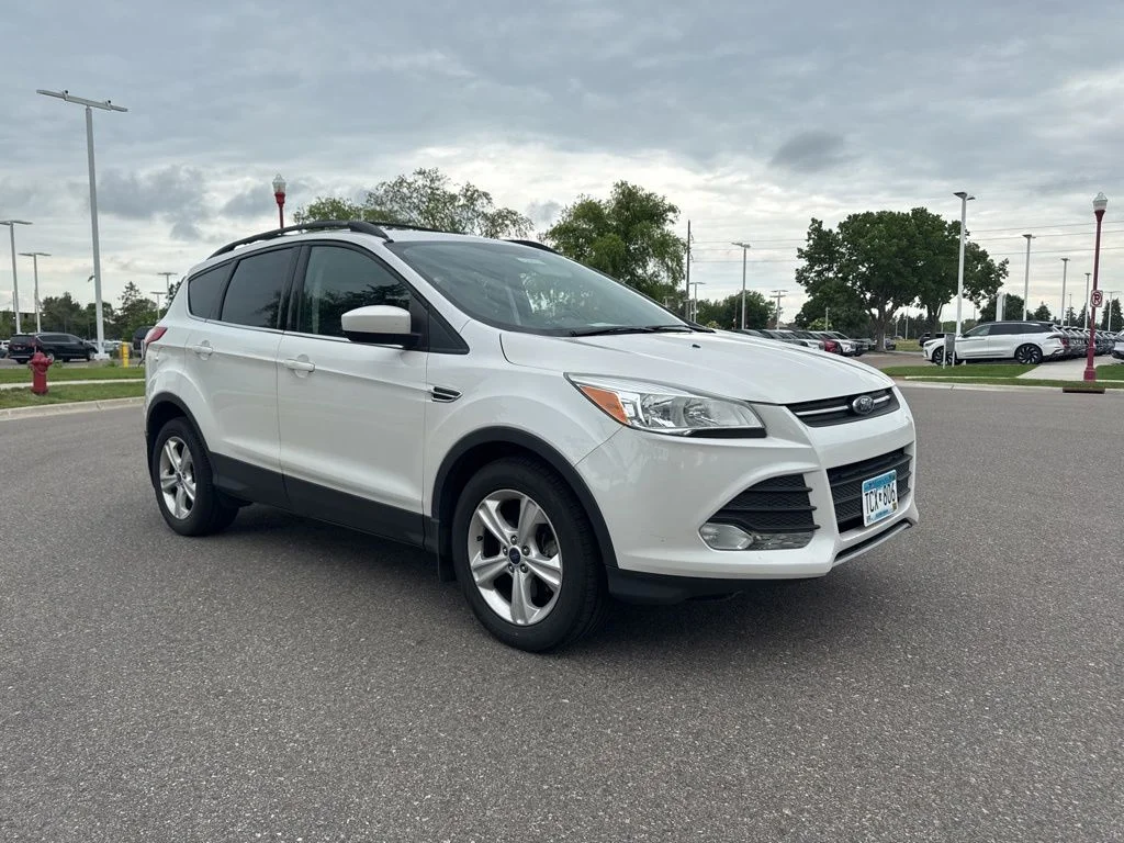 Used 2014 White Ford SE image 3