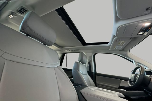Used 2025 Gray Ford Active image 18