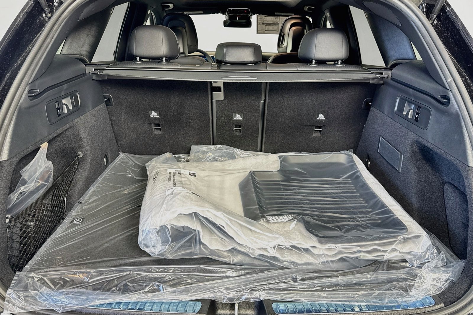 New 2026 Black Mercedes-Benz GLC 300 image 24