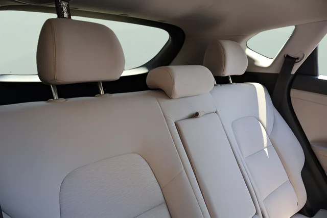 Used 2020 Silver Hyundai SE image 16