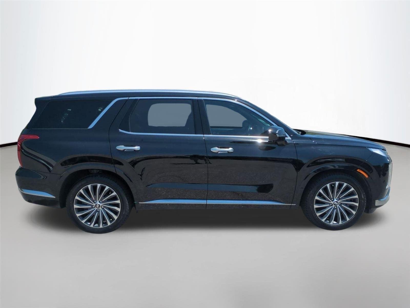 Used 2023 Abyss Black Pearl Hyundai Calligraphy image 6