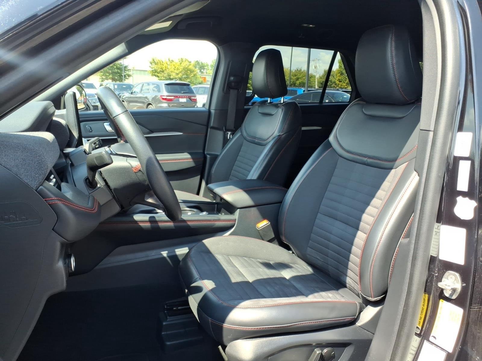 Used 2025 Agate Black Ford ST-Line image 18