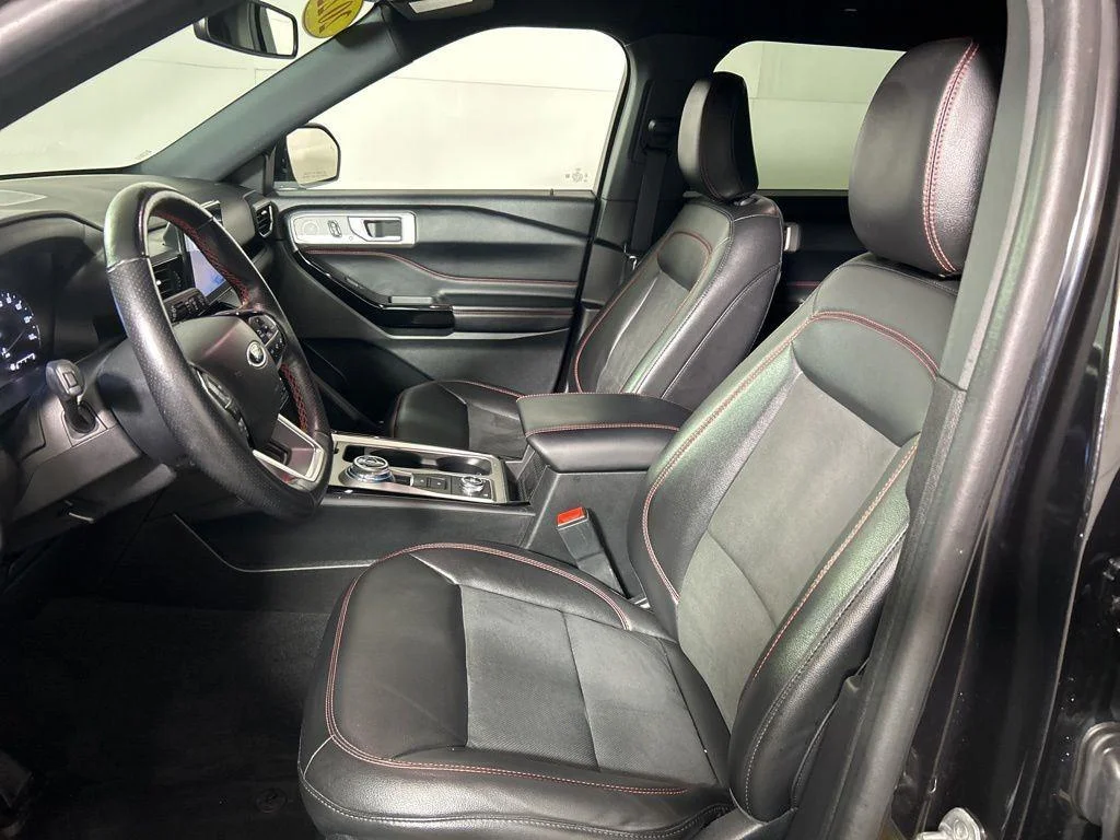 Used 2022 Black Metallic Ford ST-Line image 16