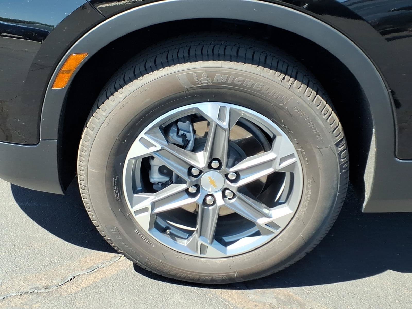 Used 2023 BLACK Chevrolet LT image 31