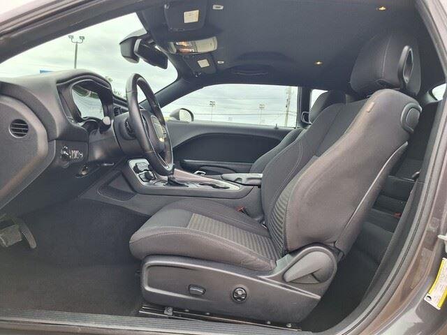 Used 2019 Granite Pearlcoat Dodge SXT image 10