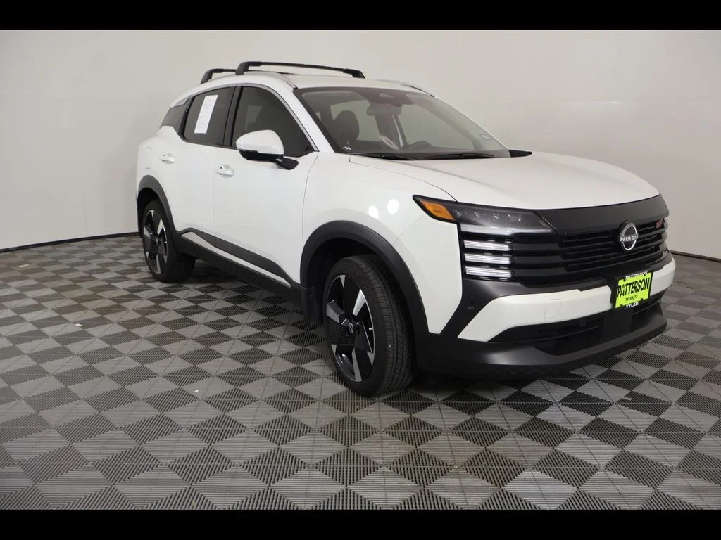 Used 2025 White Nissan SR image 7
