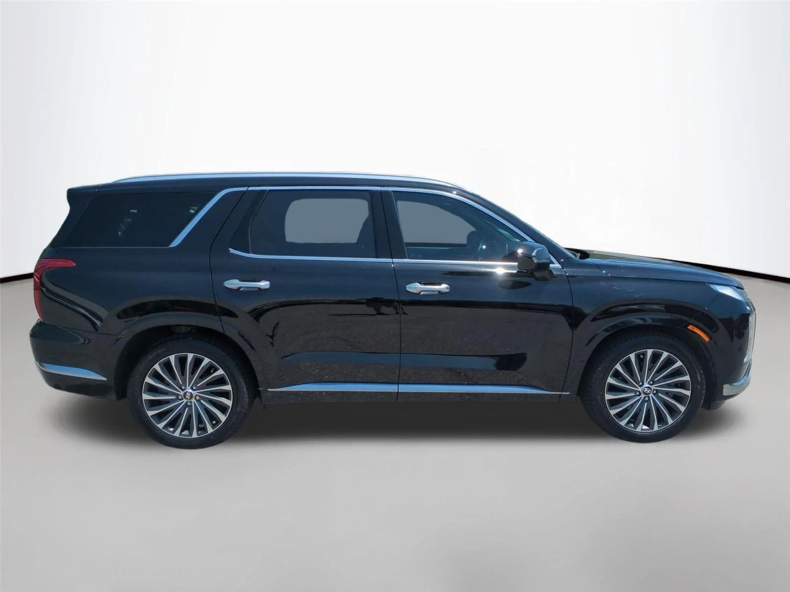 Used 2023 Abyss Black Pearl Hyundai Calligraphy image 6
