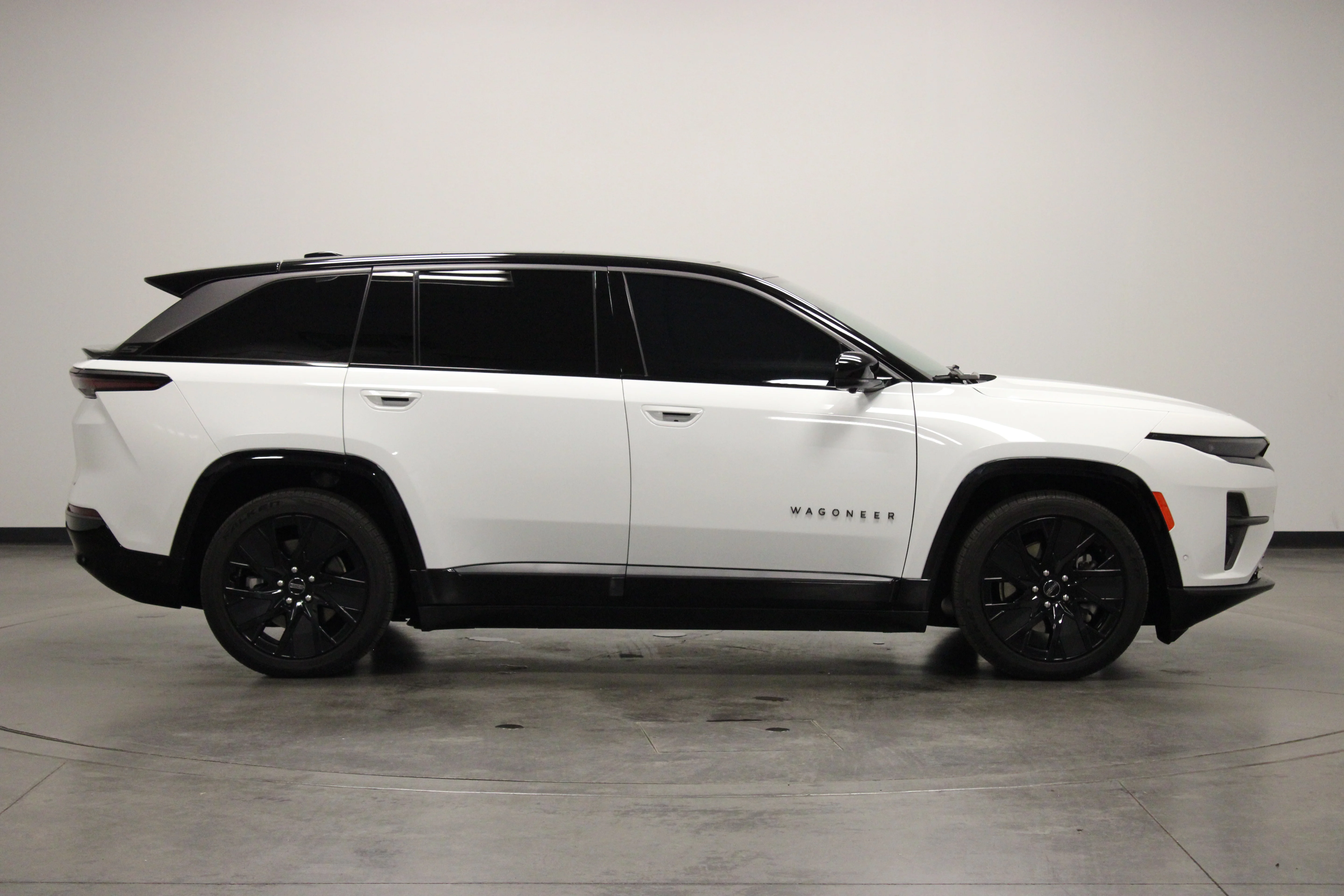 Used 2024 Bright White Clearcoat Jeep Launch Edition image 9