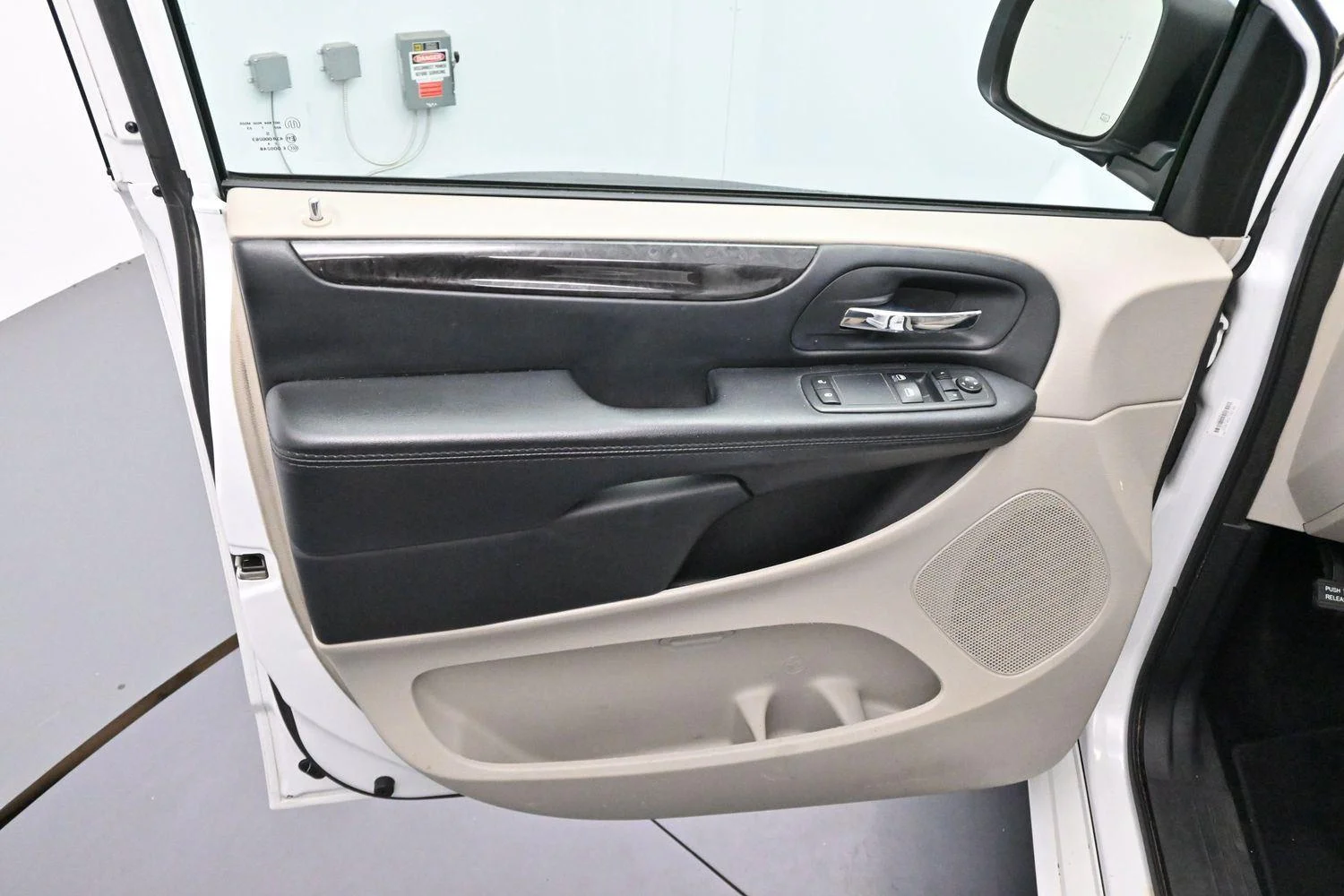 Used 2017 White Knuckle Clearcoat Dodge SE image 9