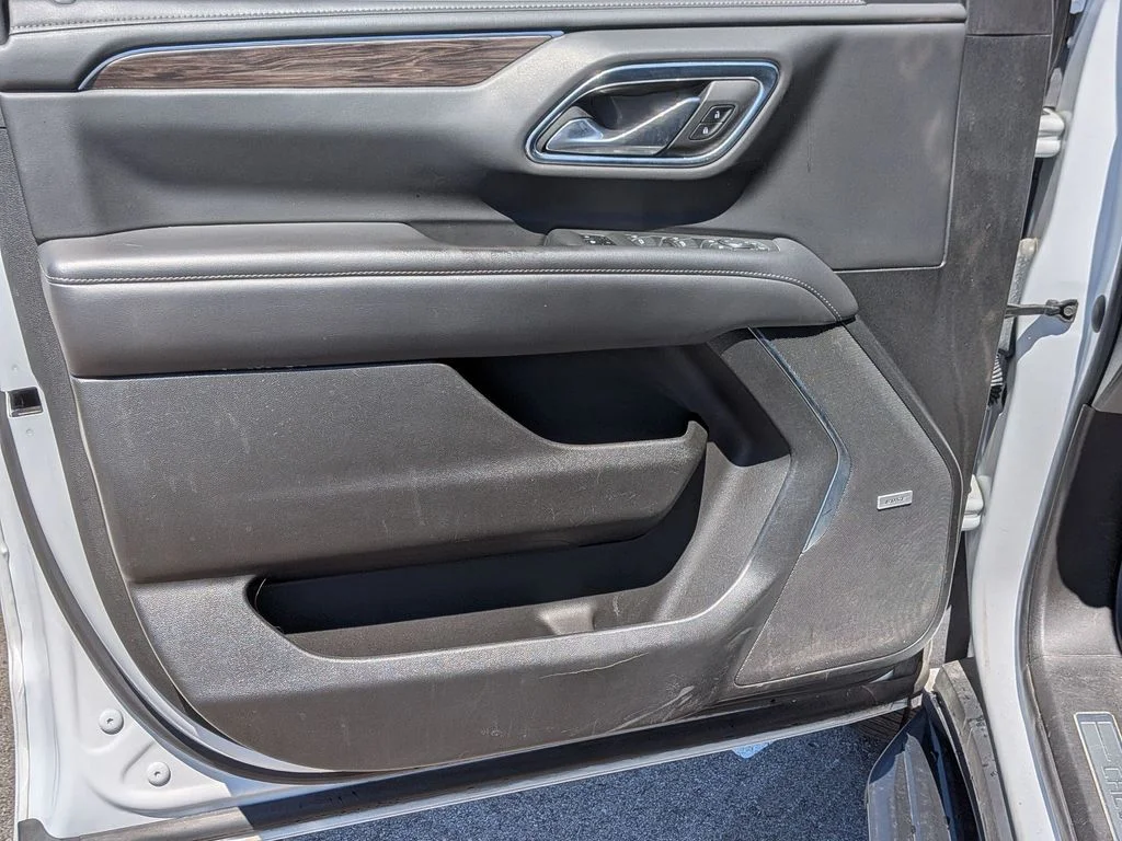 Used 2022 White Chevrolet LT image 12