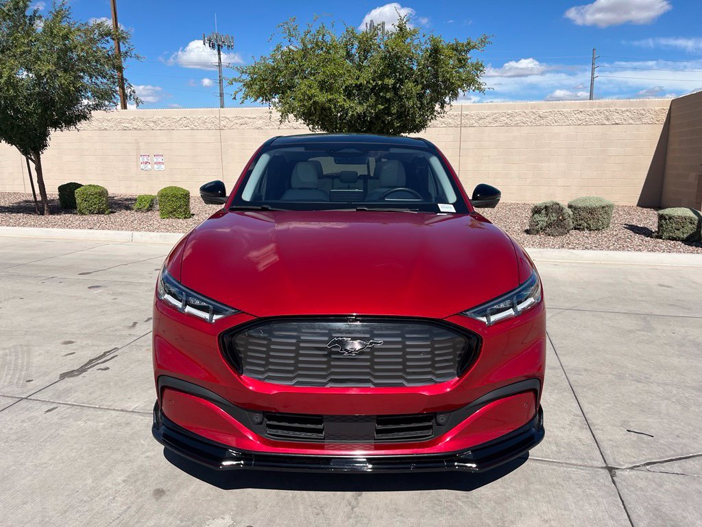 Used 2021 Red Ford Premium image 3