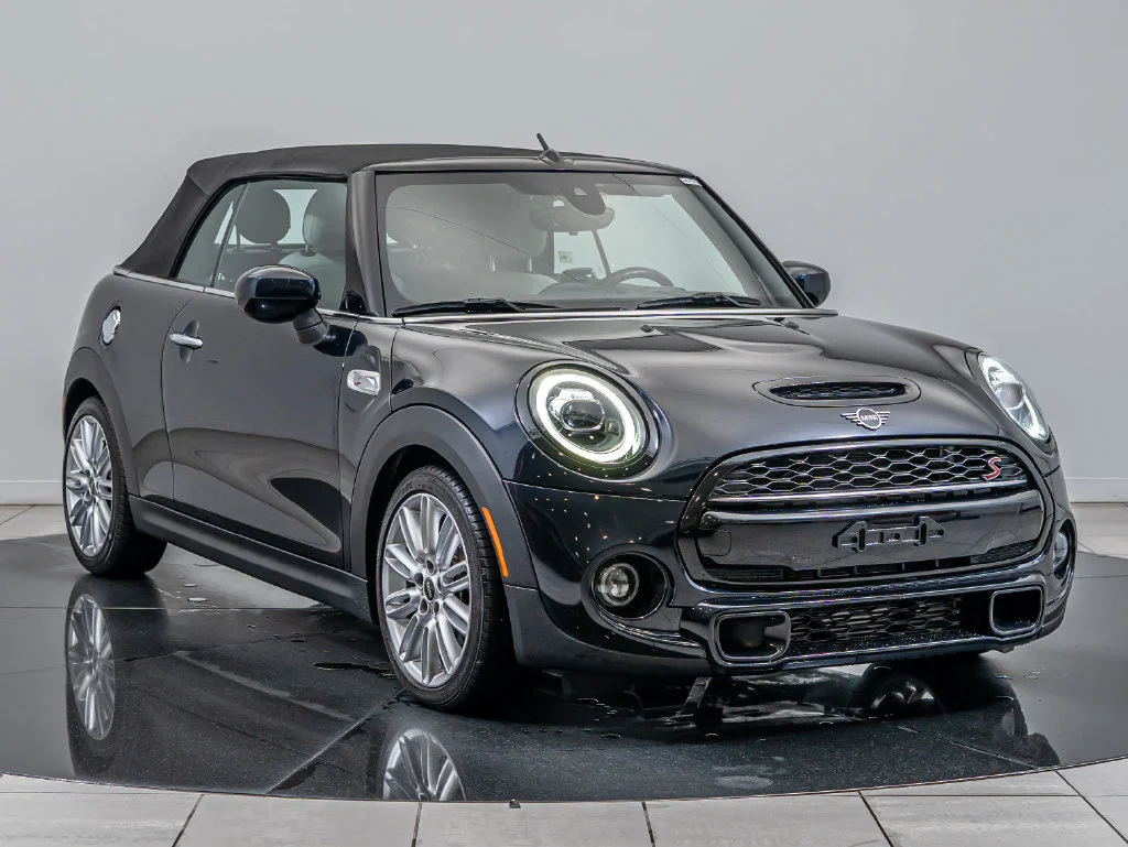Used 2021 Mini Yours Enigmatic Black Metallic MINI Iconic image 12