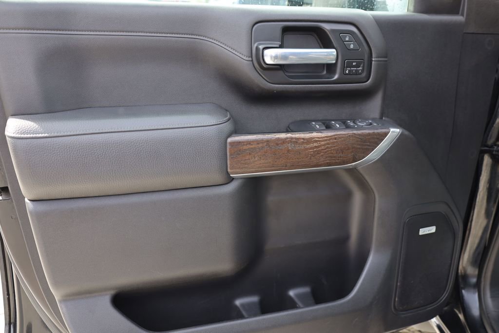 Used 2022 Onyx Black GMC Denali image 10