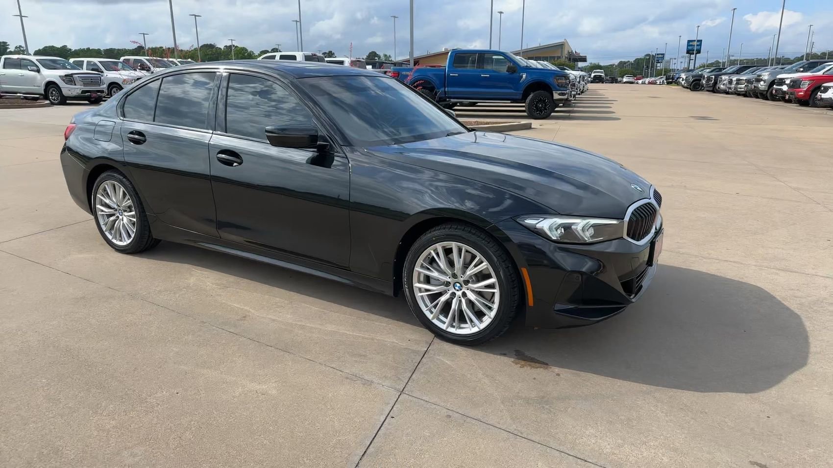 Used 2023 Black Sapphire Metallic BMW 330i image 3