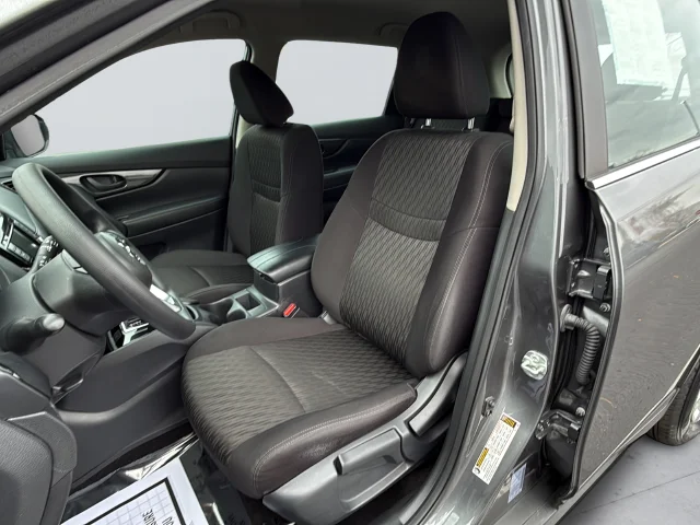 Used 2020 Gray Nissan S image 10