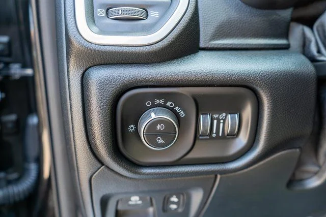 Used 2020 Black Ram Laramie image 22
