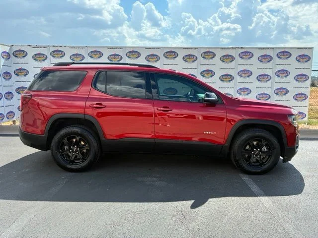 2022 GMC Acadia AT4