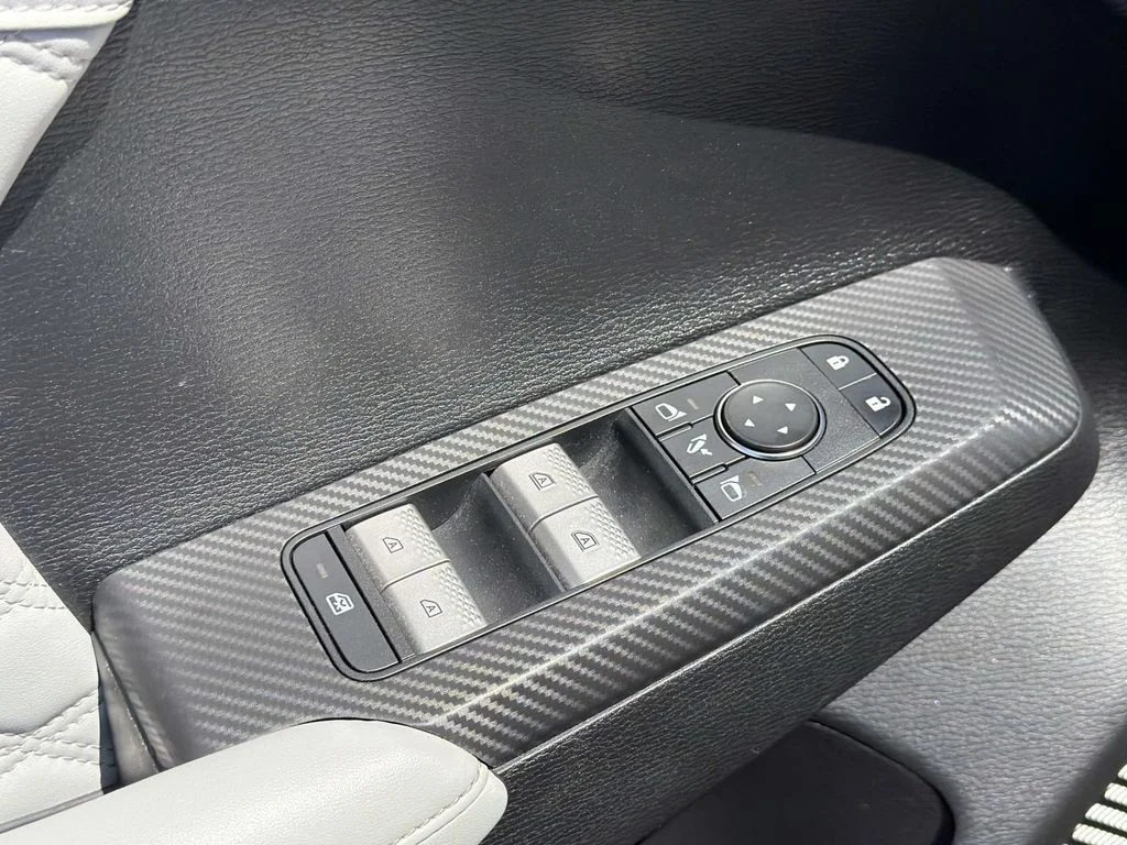 Used 2023 Mercury Gray Metallic Mitsubishi SEL image 30