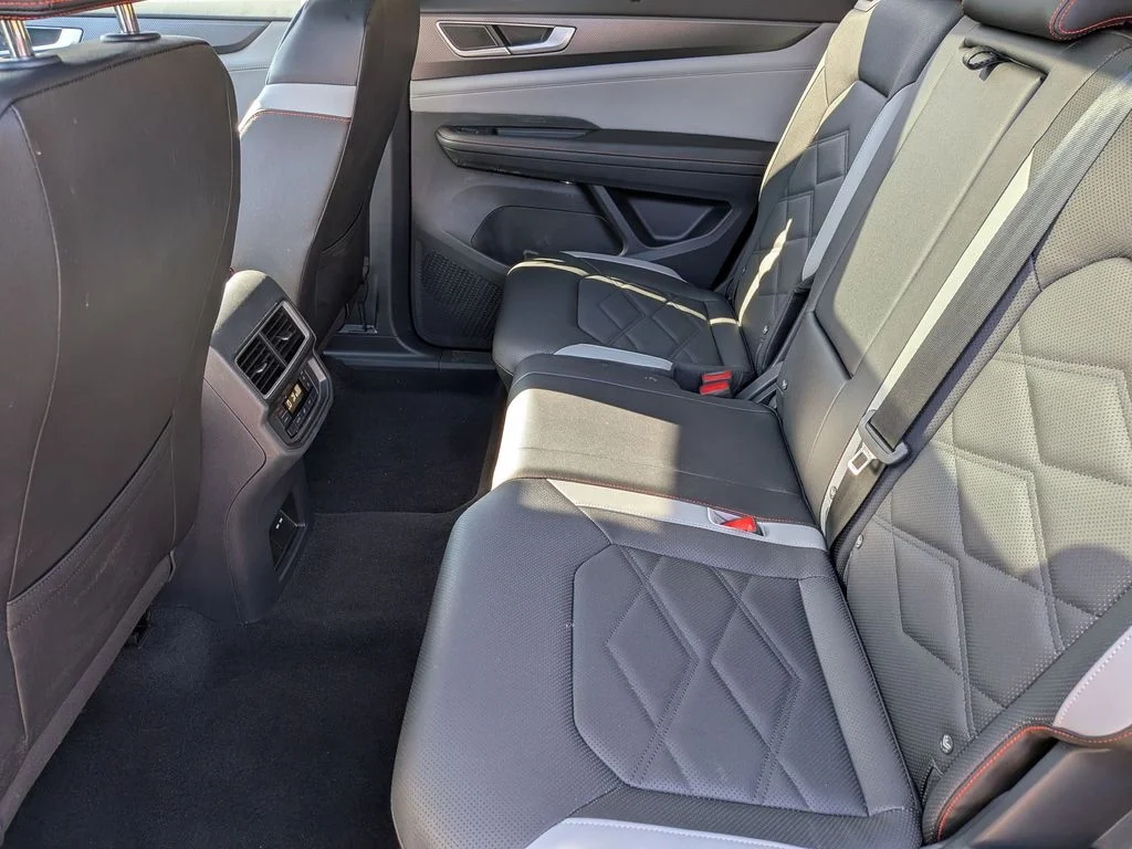 Used 2025 Green Volkswagen 2.0T Peak Edition image 28
