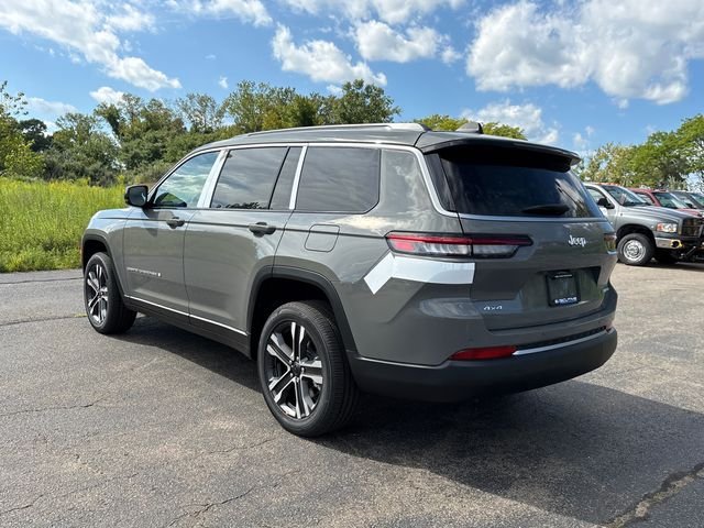 New 2027 Sting-Gray Clearcoat Jeep Limited image 4
