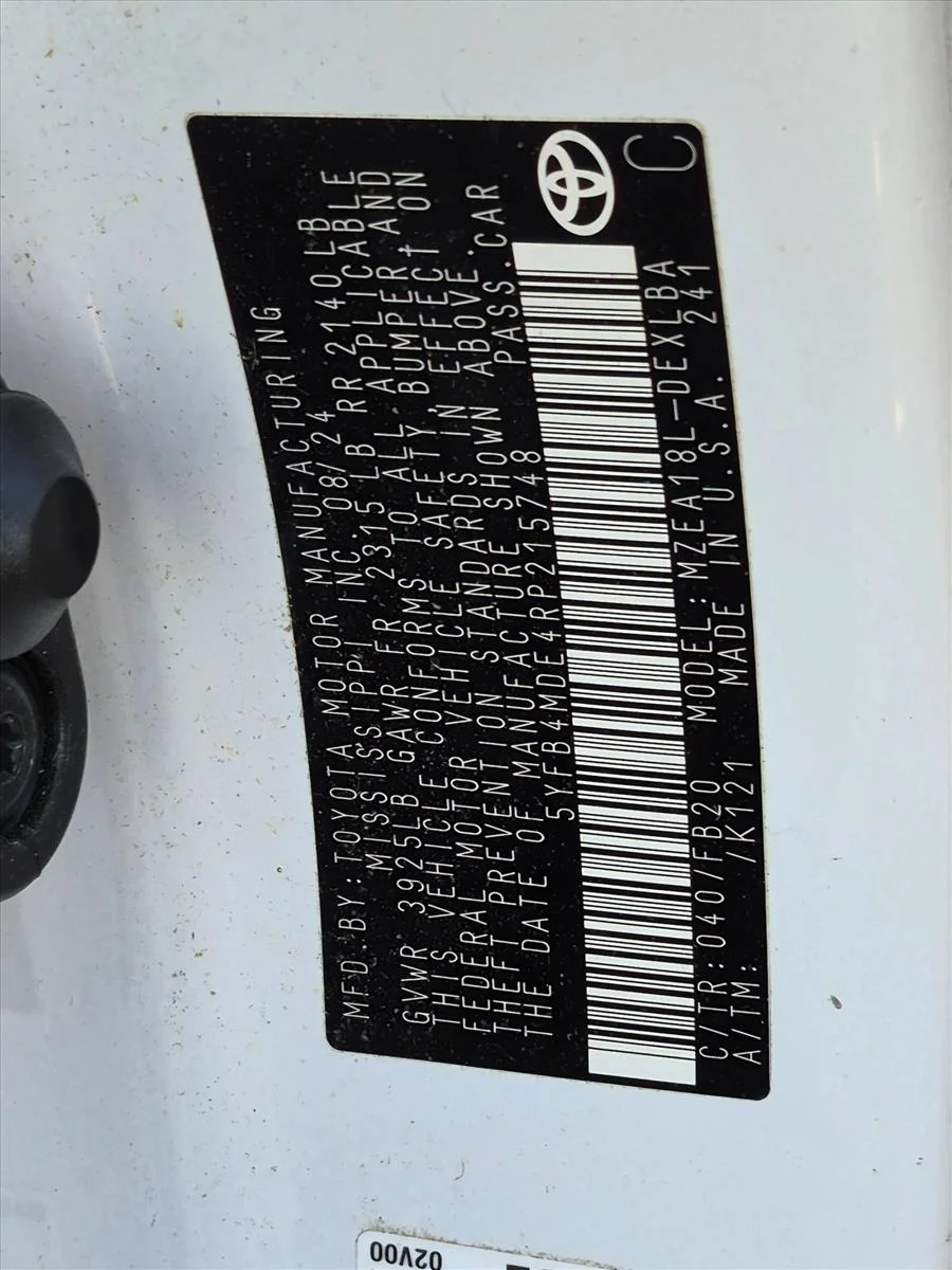 Used 2024 Ice Cap Toyota LE image 17