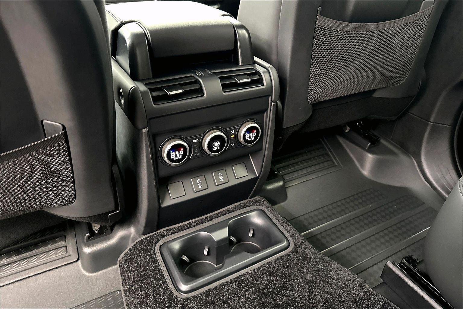 New 2026 Santorini Black Metallic Land Rover S image 13