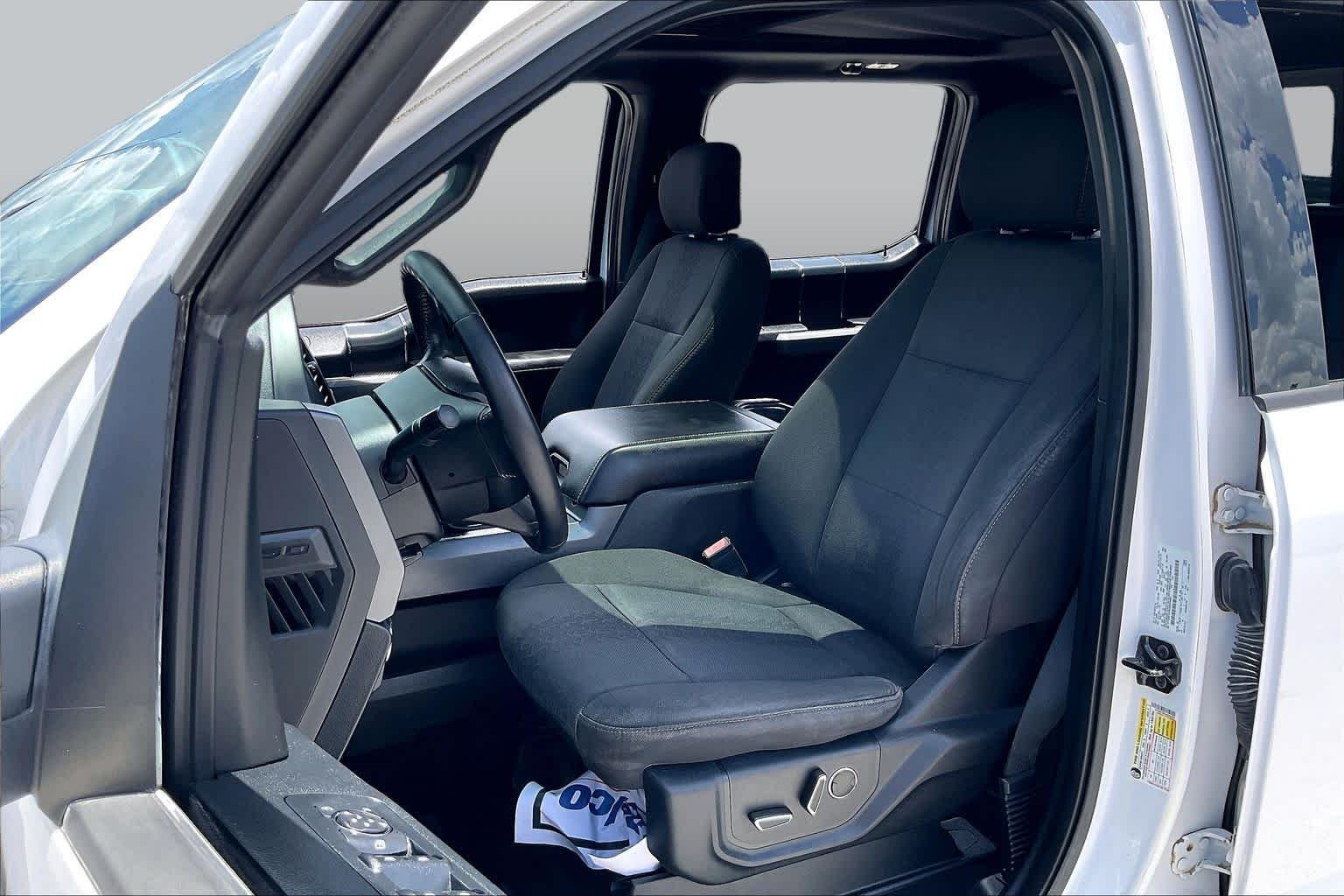Used 2018 Oxford White Ford XLT image 8