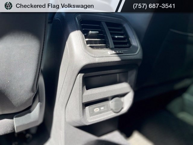 Used 2021 Deep Black Pearl Volkswagen 2.0T SE With 3rd Row image 29