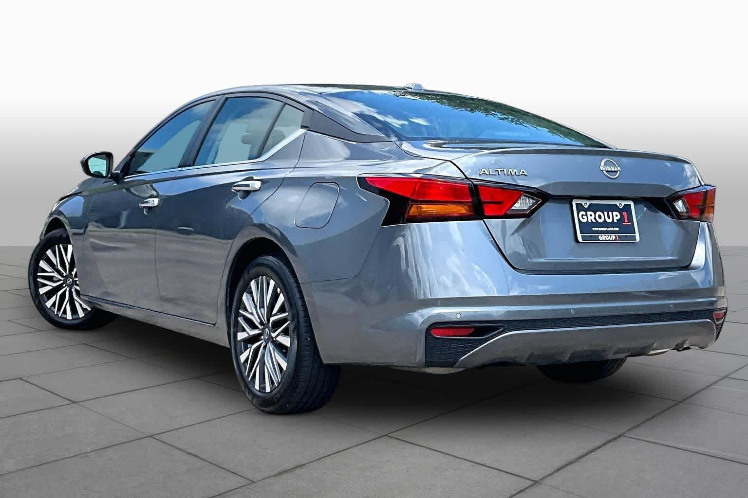 Used 2025 Gun Metallic Nissan SV image 11
