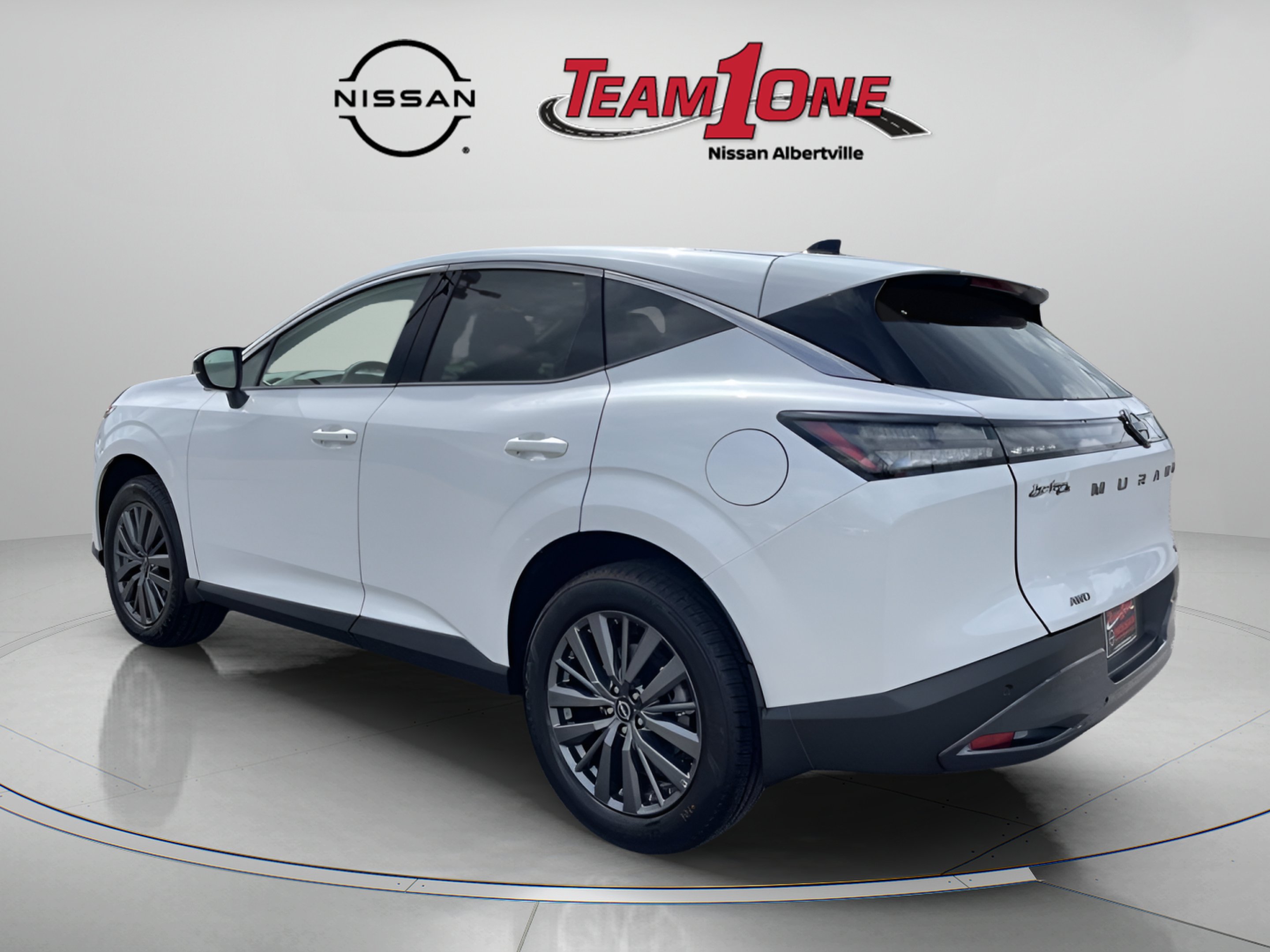 New 2026 Everest White Pearl TriCoat Nissan SL image 5