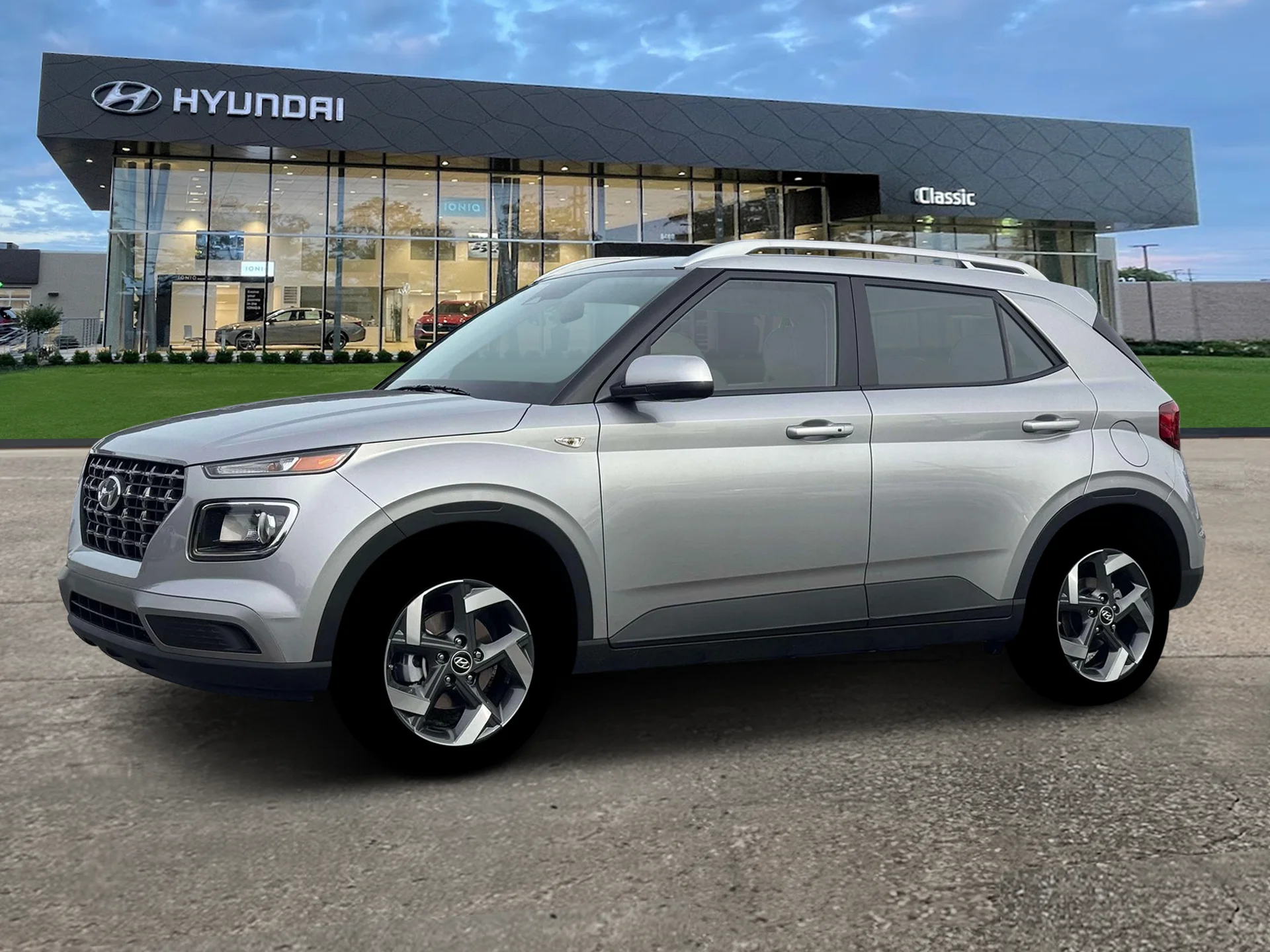 New 2026 Shimmering Silver Hyundai SEL image 2