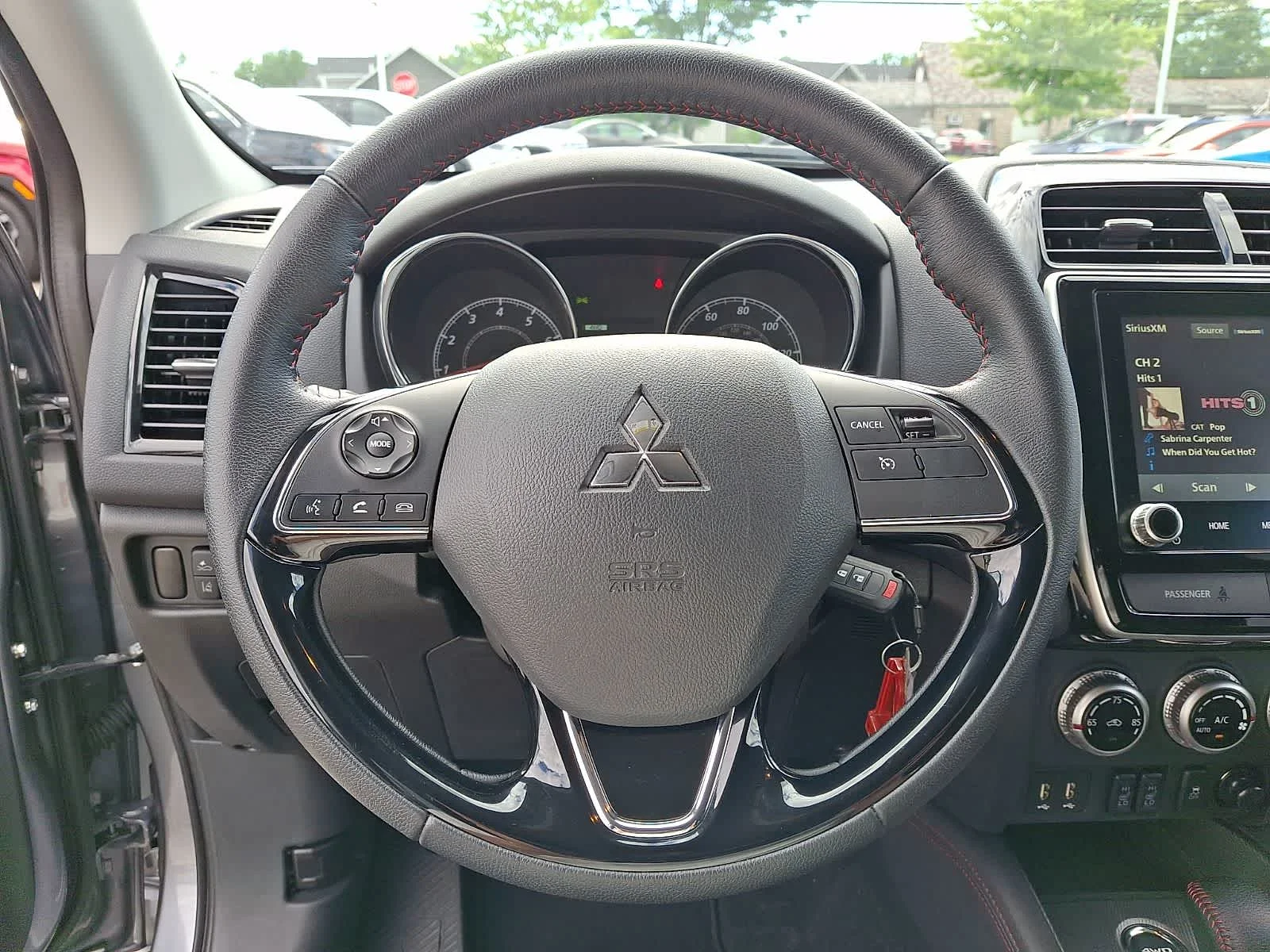 Used 2025 Mercury Gray Metallic Mitsubishi LE image 17