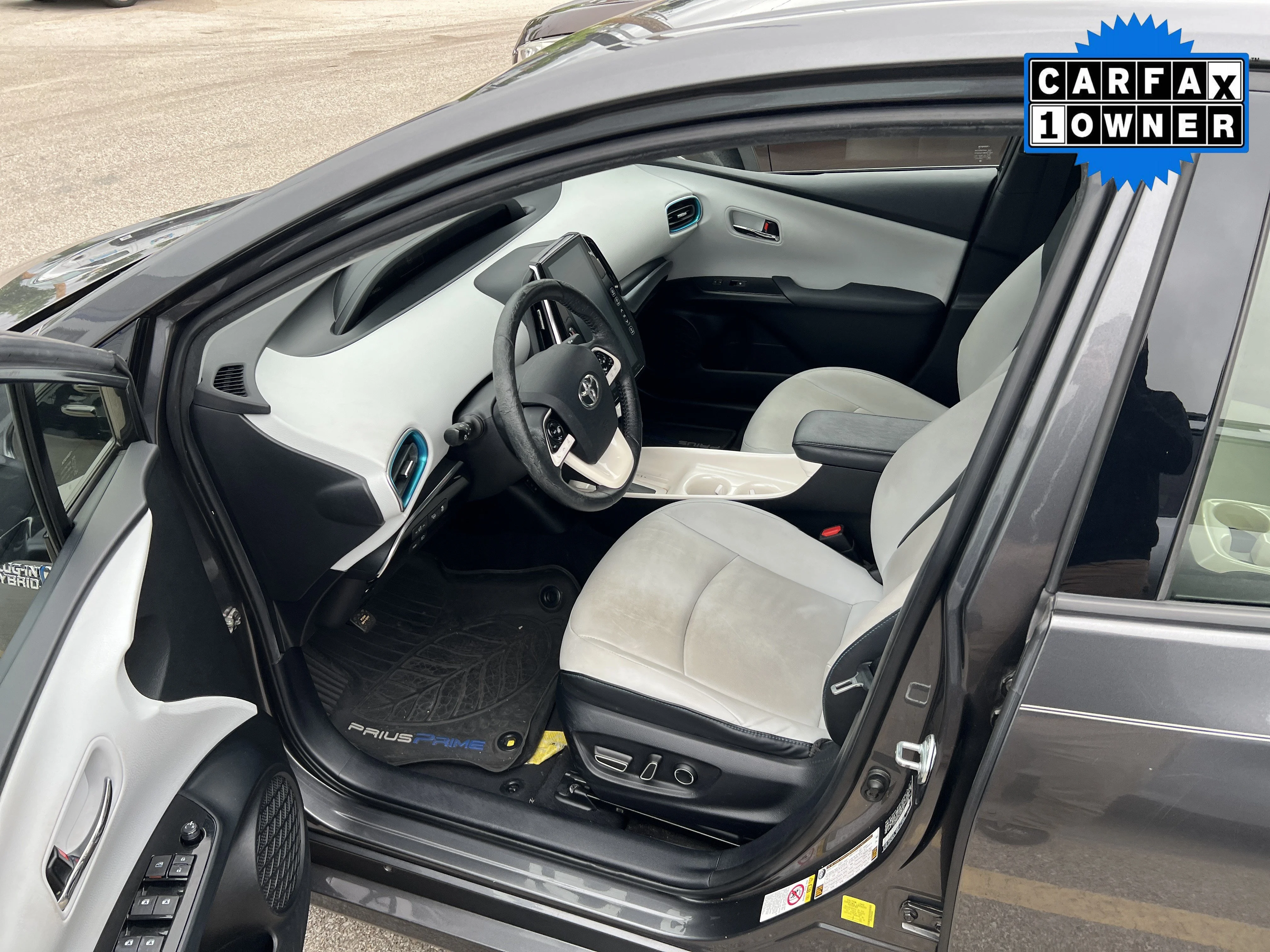 Used 2017 Magnetic Gray Metallic Toyota Advanced image 5