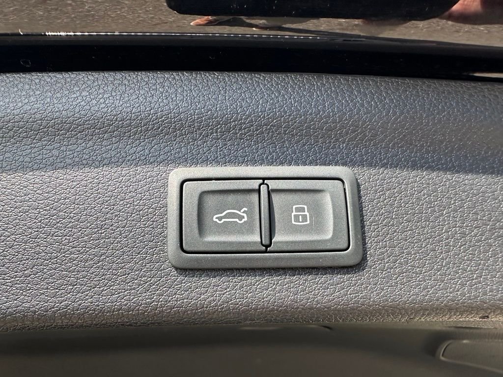 Used 2020 Black Audi Prestige S line image 10