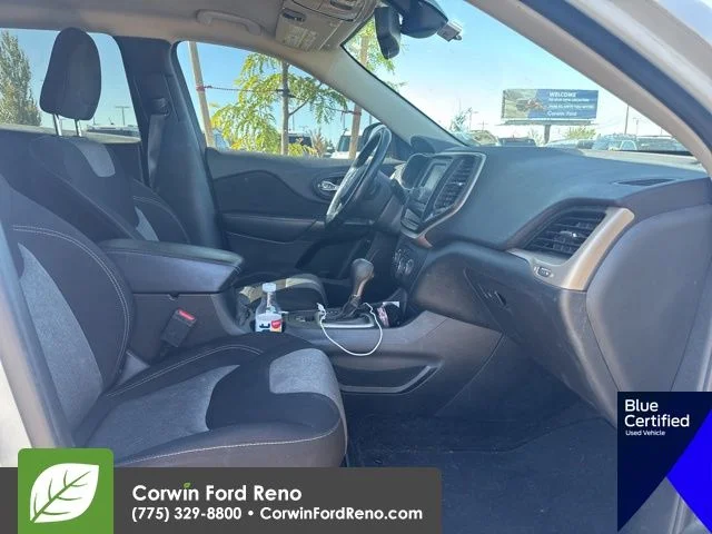 Used 2017 Bright White Clearcoat Jeep Sport image 14