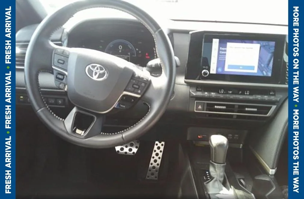 Used 2025 Gray Toyota SE image 6