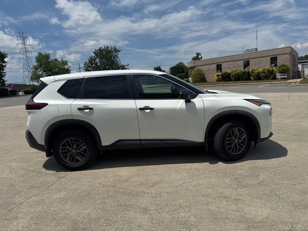 Used 2021 White Nissan S image 11