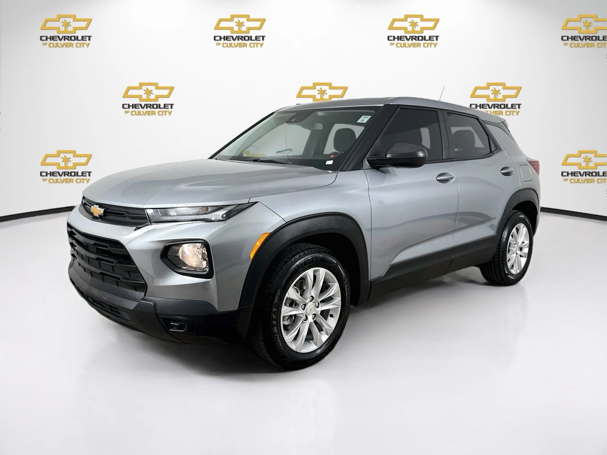 Used 2023 STERLING GRAY METALLIC Chevrolet LS image 3
