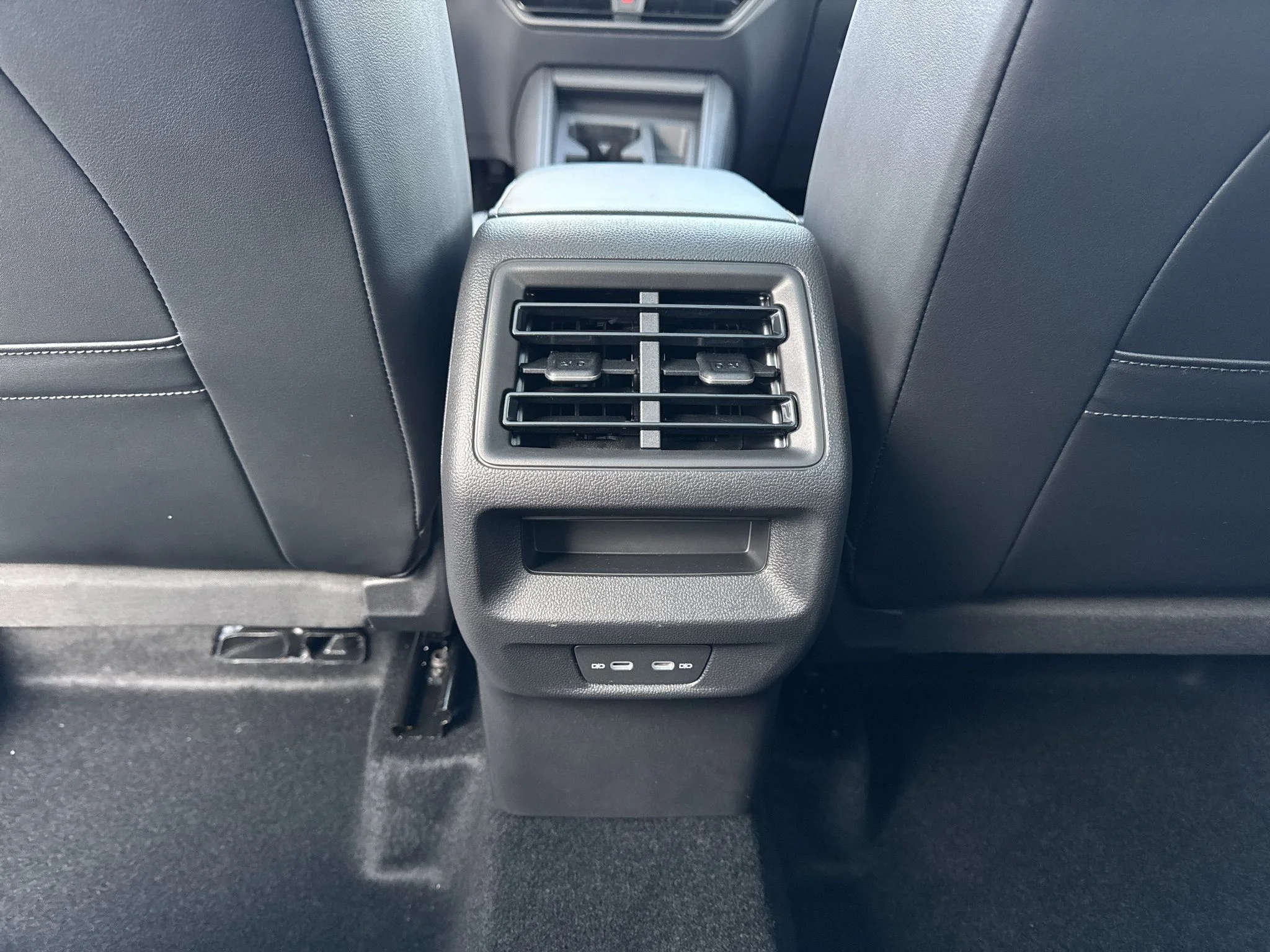New 2026 Pure White Volkswagen SE image 29