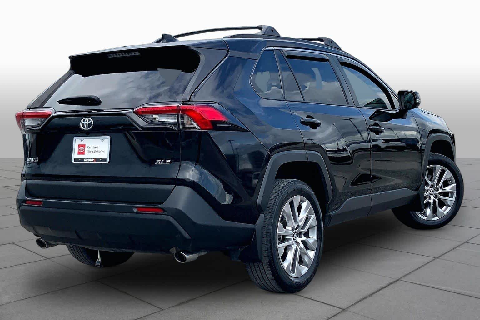 Used 2023 Midnight Black Metallic Toyota XLE Premium image 13