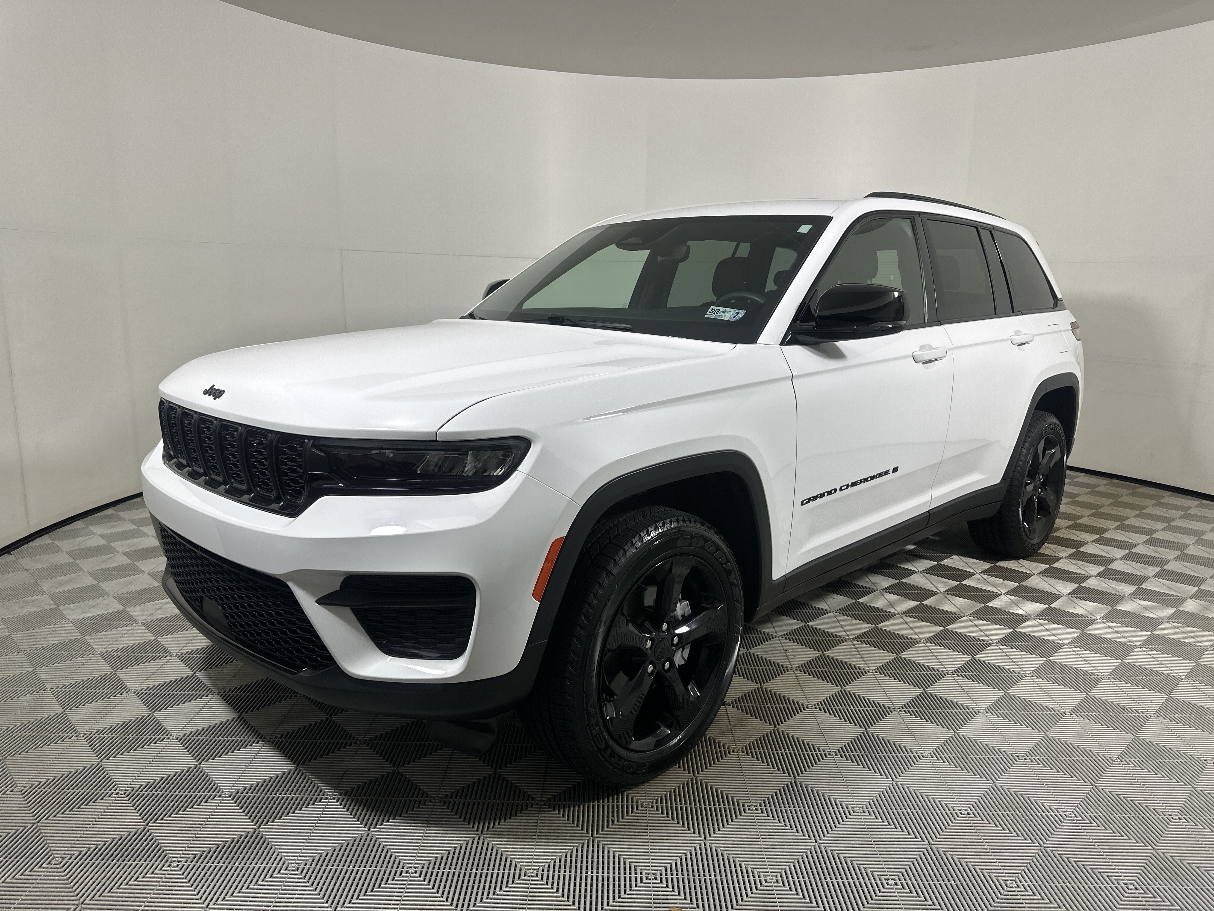 Certified Used 2023 Bright White Clearcoat Jeep Altitude X image 3