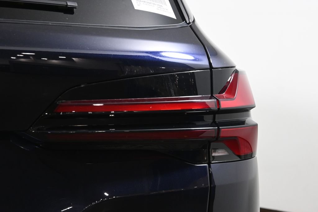 New 2026 Carbon Black Metallic BMW xDrive50e image 13