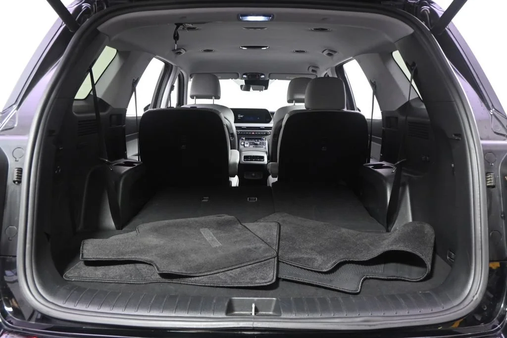 Used 2025 Black Hyundai SEL image 19