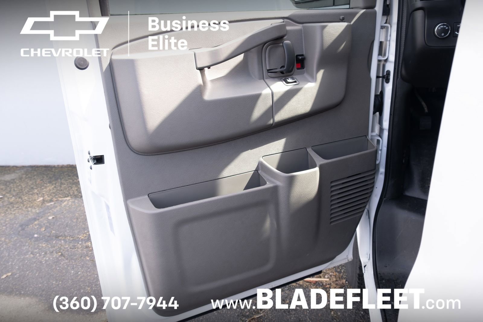 2025 Chevrolet Express Cargo Work Van - Photo 7