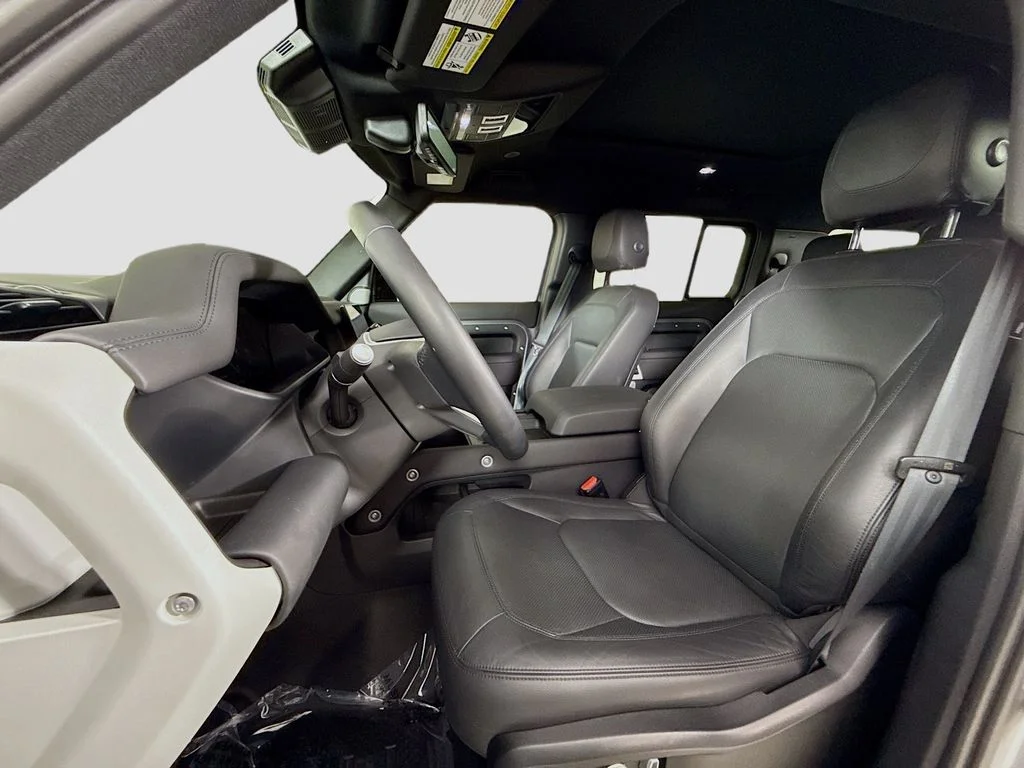 Used 2024 Gray Land Rover S image 11