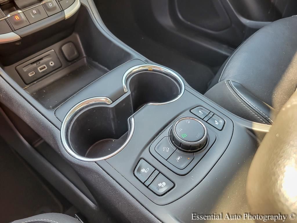 2023 GMC TERRAIN - Image 16