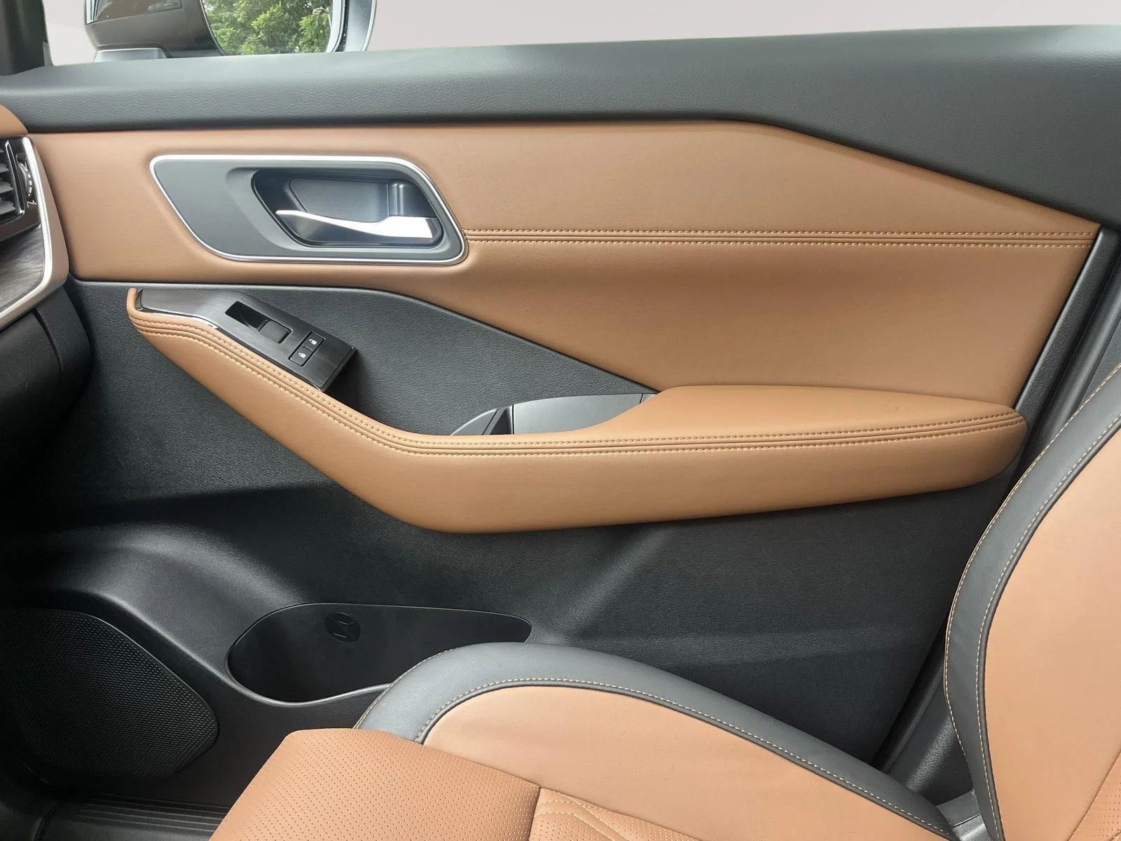 New 2026 Everest White Pearl TriCoat / Super Black Two-tone Nissan Platinum image 26