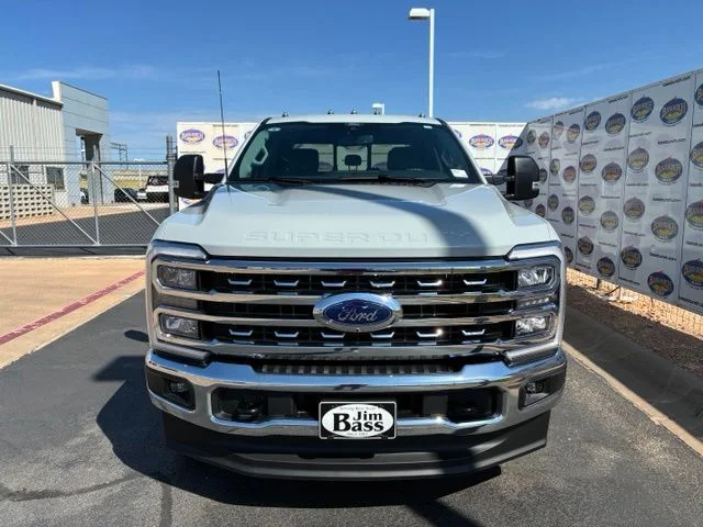 New 2026 Avalanche Ford XLT image 3