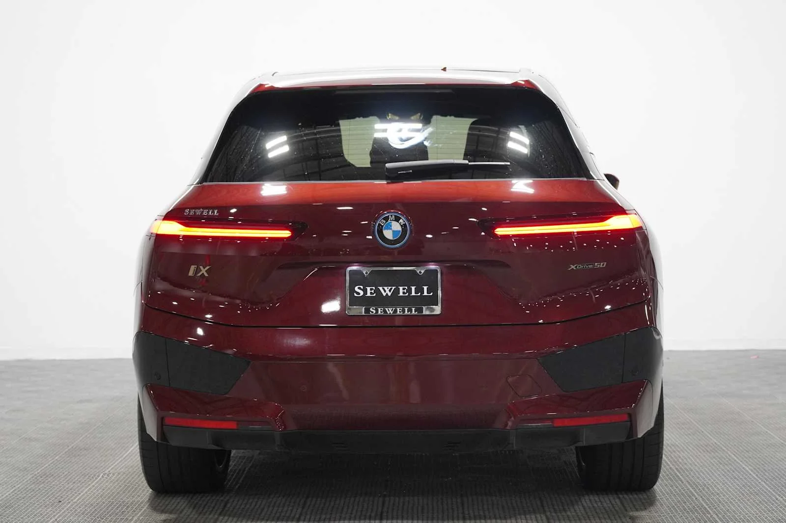 Certified Used 2024 Aventurin Red Metallic BMW xDrive50 image 5