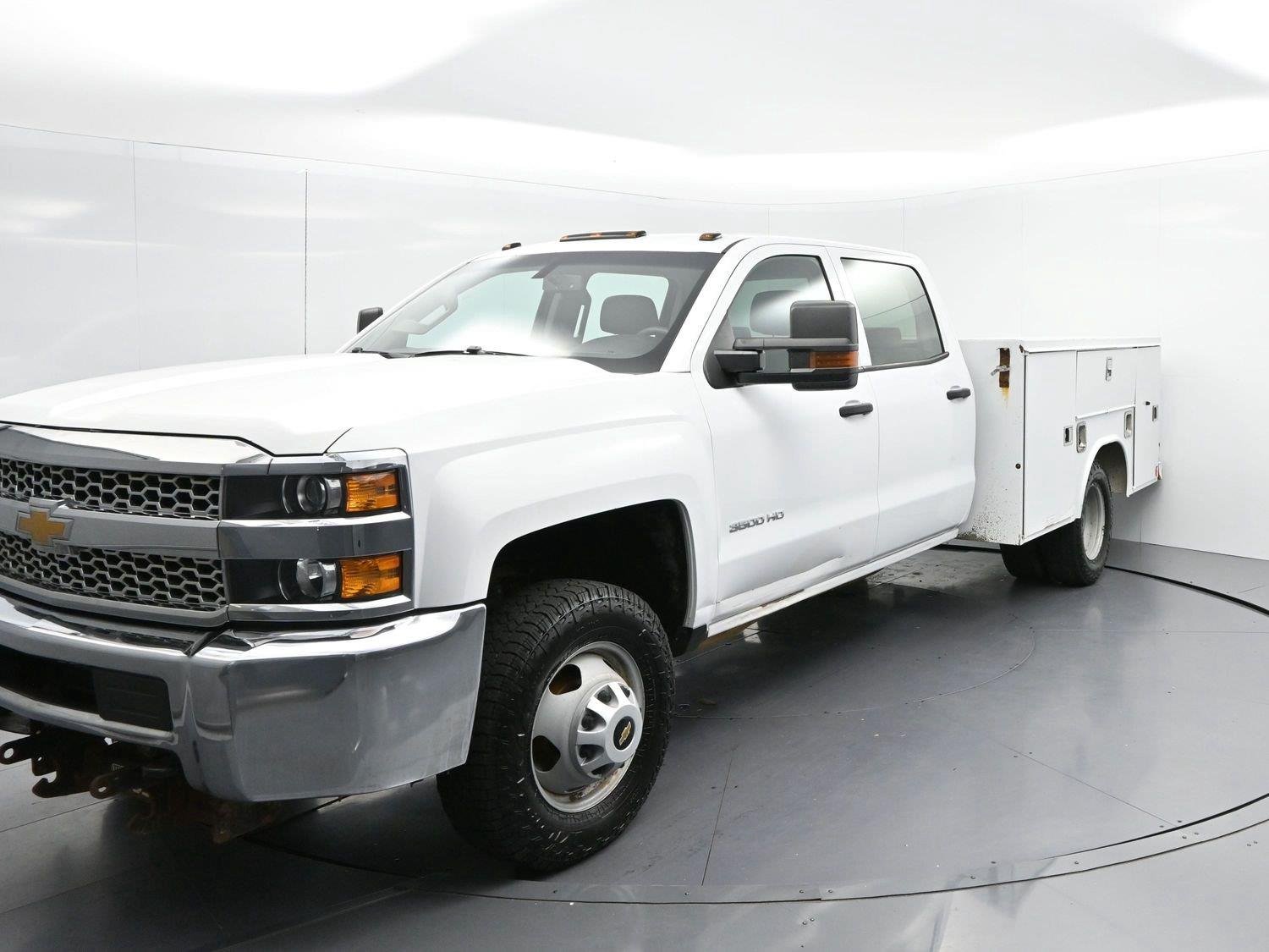 Used 2019 SUMMIT WHITE Chevrolet WT image 3